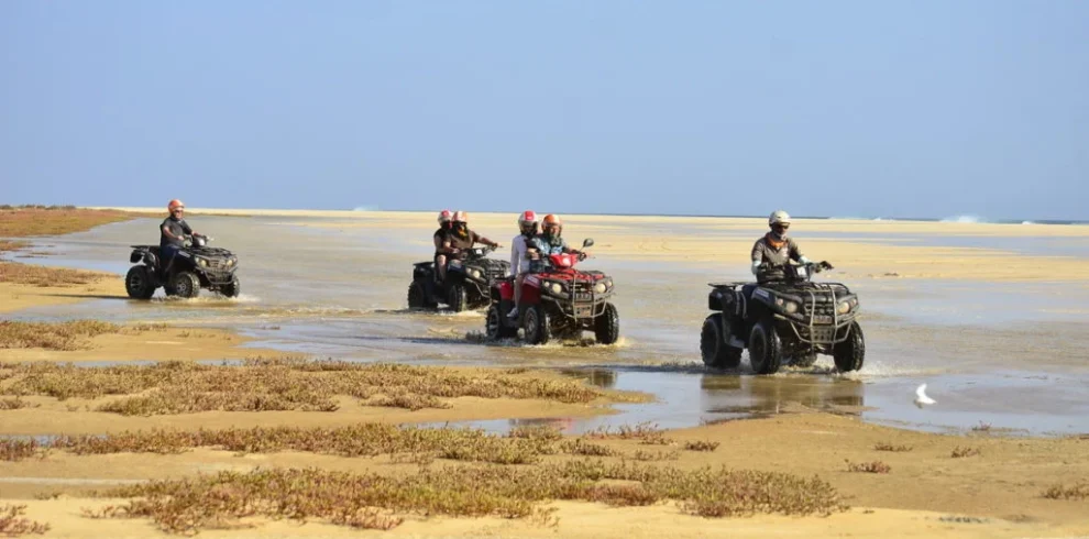 disfruta de la excursion en quad playa de santa monica boa vista