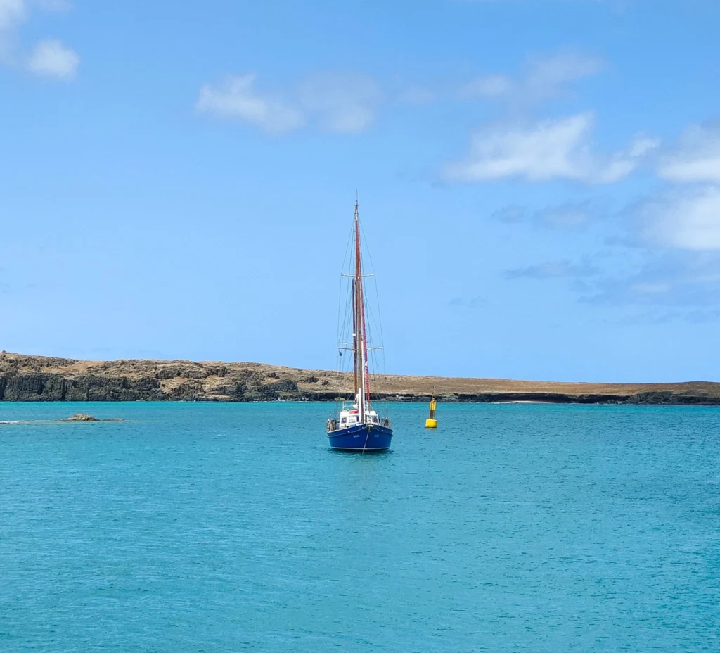 Disfruta de esta maravillosa excursion en barco con snorkeling en isla de sal cabo verde