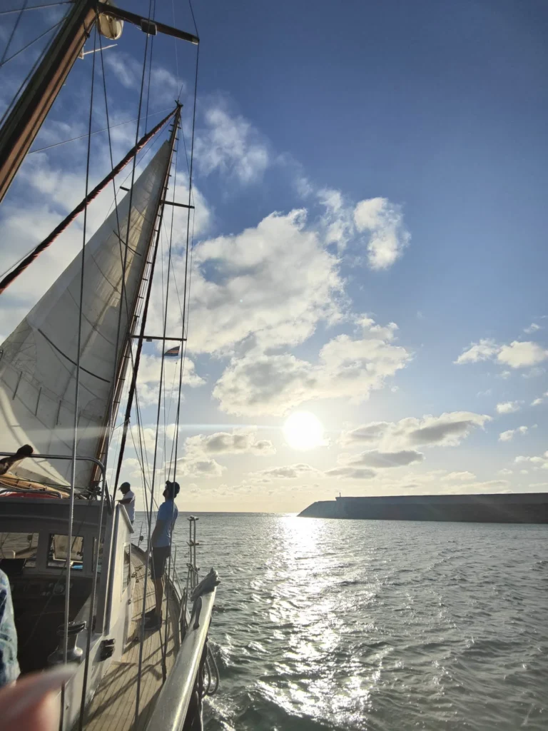 Disfruta de esta maravillosa excursion en barco con snorkeling en isla de sal cabo verde