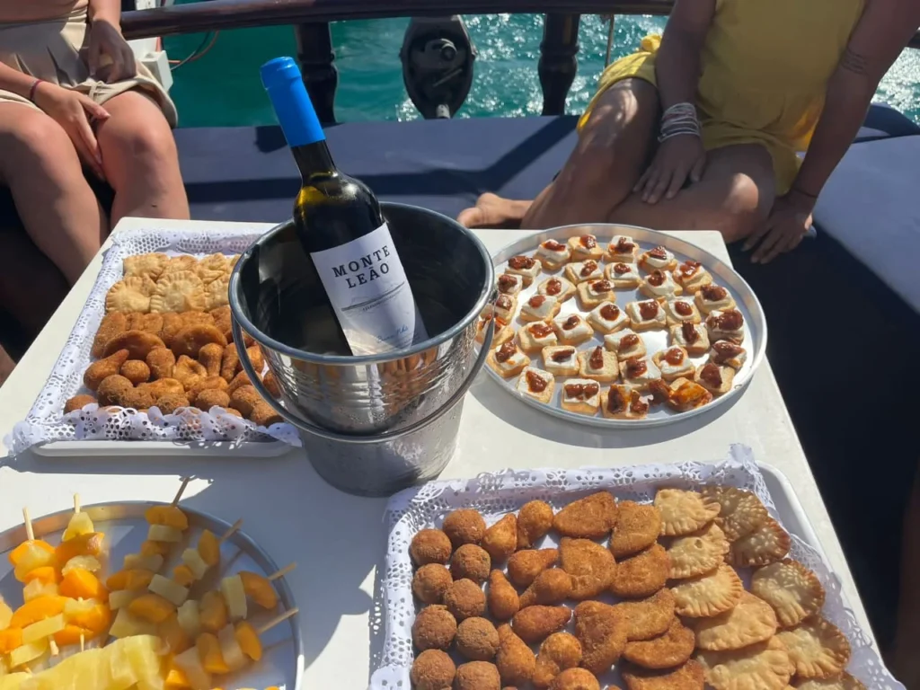 Disfruta de esta maravillosa excursion en barco con snorkeling en isla de sal cabo verde