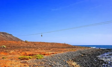 aventura en tirolina ZIPLINE en isla de sal cabo verde
