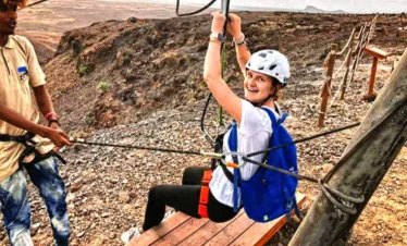 aventura en tirolina ZIPLINE en isla de sal cabo verde