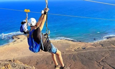 aventura en tirolina ZIPLINE en isla de sal cabo verde