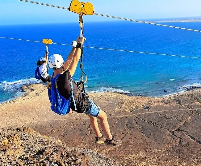 aventura en tirolina ZIPLINE en isla de sal cabo verde